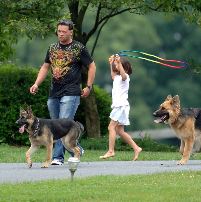 Jon Gosselin & His Daughter Walk Their Dogs