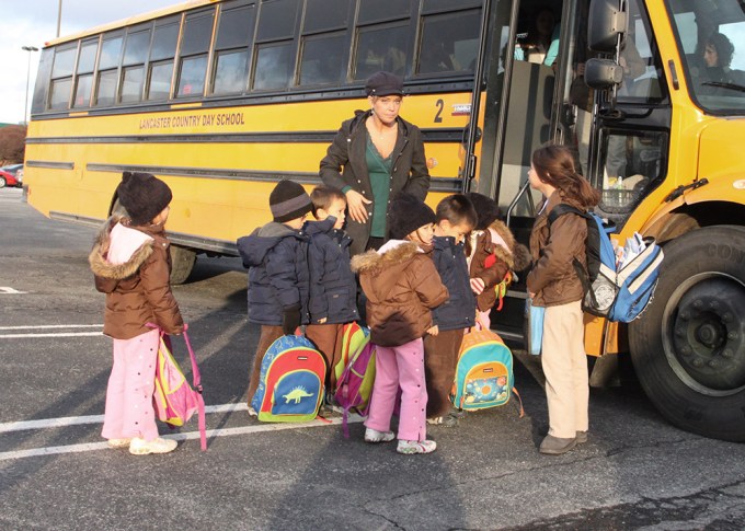 Kate Gosselin Sends Her Kids To School
