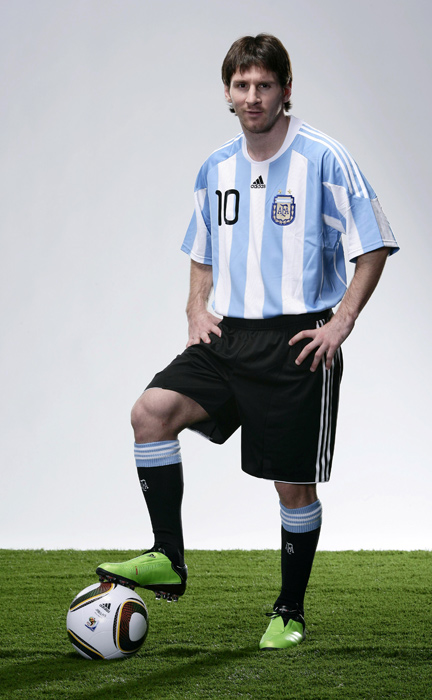 Lionel Messi posing