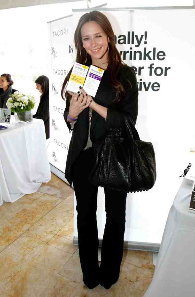 Actress Jennifer Love Hewitt attends Kari FeinsteinÃ­s Academy Awards Style Lounge at Montage Beverly Hills on February 25, 2011 in Beverly Hills, California.