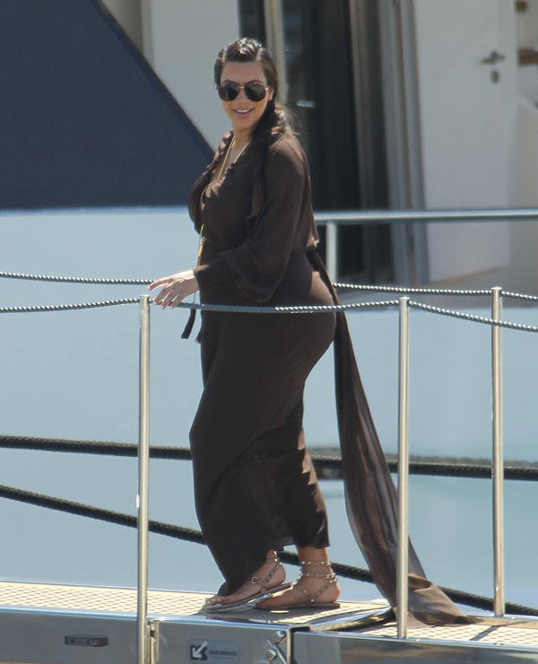kim-kardashian-brown-dress