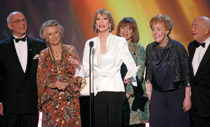 Valerie Harper Reunites With ‘The Mary Tyler Moore Show’