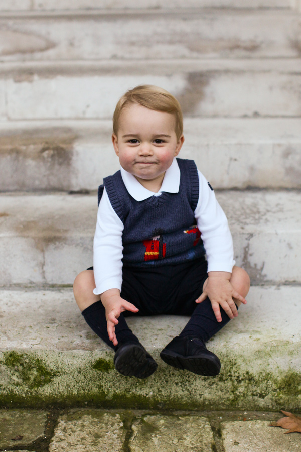 prince-george-royal-baby-christmas-photographs–1