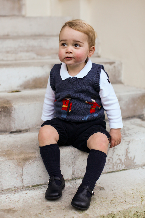 prince-george-royal-baby-christmas-photographs–3