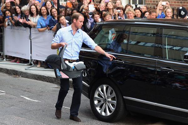 prince-william-going-into-car-w-baby-gty-ftr