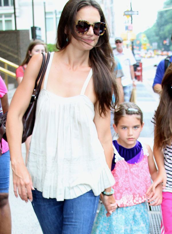 Suri Cruise and Katie Holmes on an outing