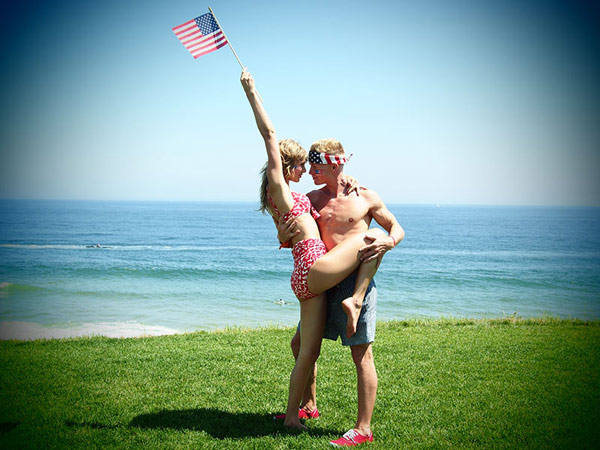 Taylor-Swift-4th-July-Party-12