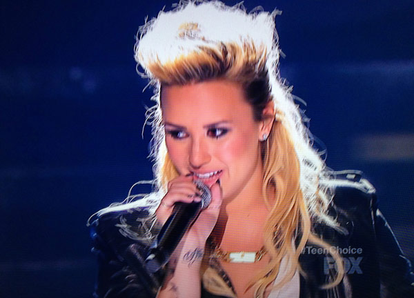 DEmi-Lovato-Teen-Choice-Awards-2013-02