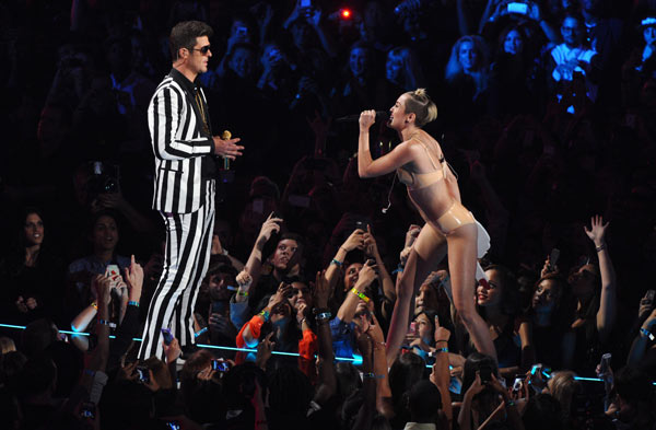Miley-Cyrus-Bruno-Mars-nude-outfit-mtv-vmas-2013