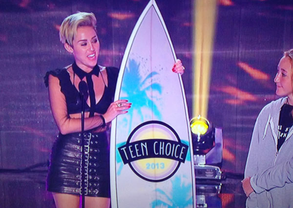Miley-Cyrus-Teen-Choice-Awards-2013-01