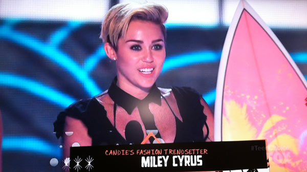 Miley-Cyrus-Teen-Choice-Awards-2013-04
