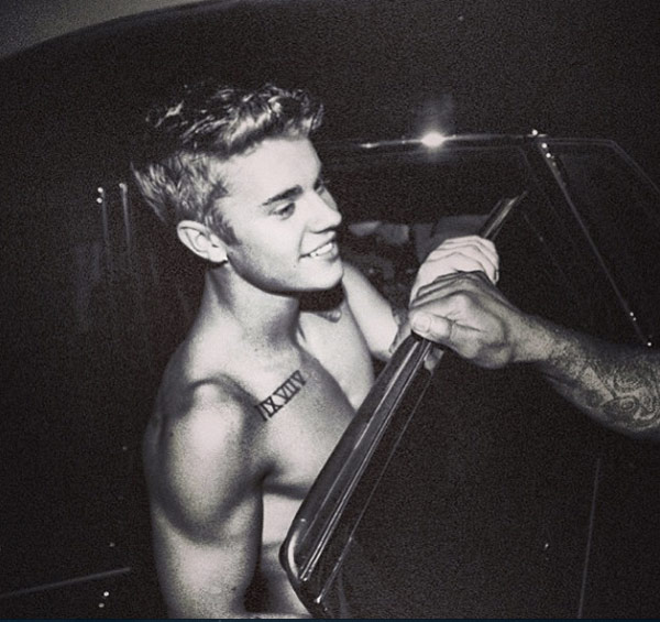 Justin-Bieber-shirtless-oct-1