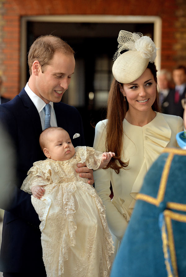 kate-middleton-prince-william-prince-george-christening-photo-ftr