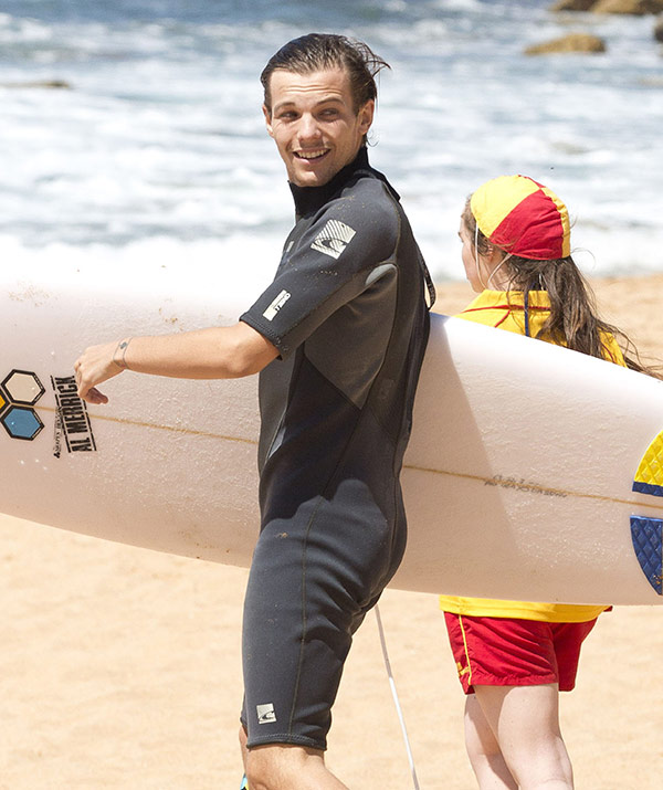 Louis Tomlinson Surfing In Australia