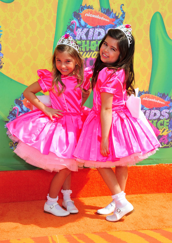 Sophia-Grace-Brownlee-(R)-and-Rosie-Grace-McClelland-Kids-Choice-awards-2014-red-carpet