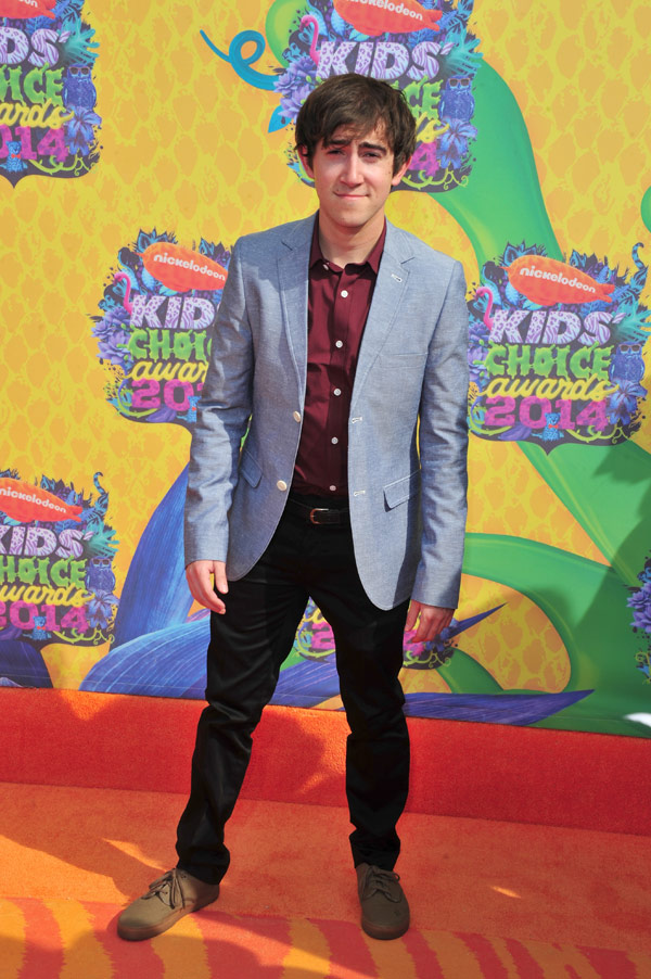 Vincent-Martella-Kids-Choice-awards-2014-red-carpet