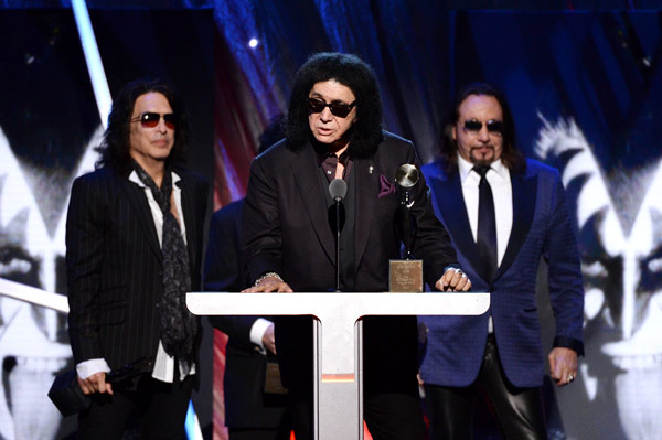 ace-frehley-gene-simmons-rock-and-roll-hall-of-fame-induction-ceremony-1
