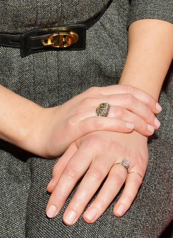 Jennifer Lawrence shows off her ring