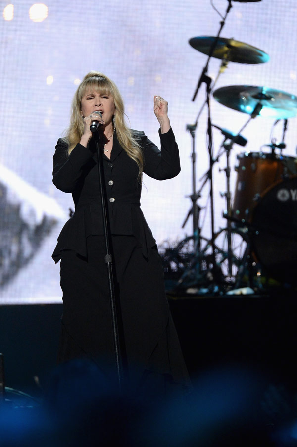 stevie-nicks-rock-and-roll-hall-of-fame-induction-ceremony-1