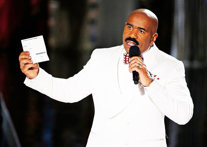 Steve Harvey makes a mistake at the Miss Universe Pageant