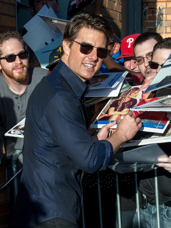 Tom Cruise Signs Autographs