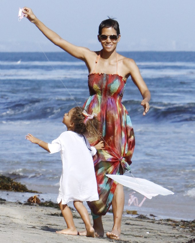 Halle Berry & Her Daughter, Nahla In Malibu