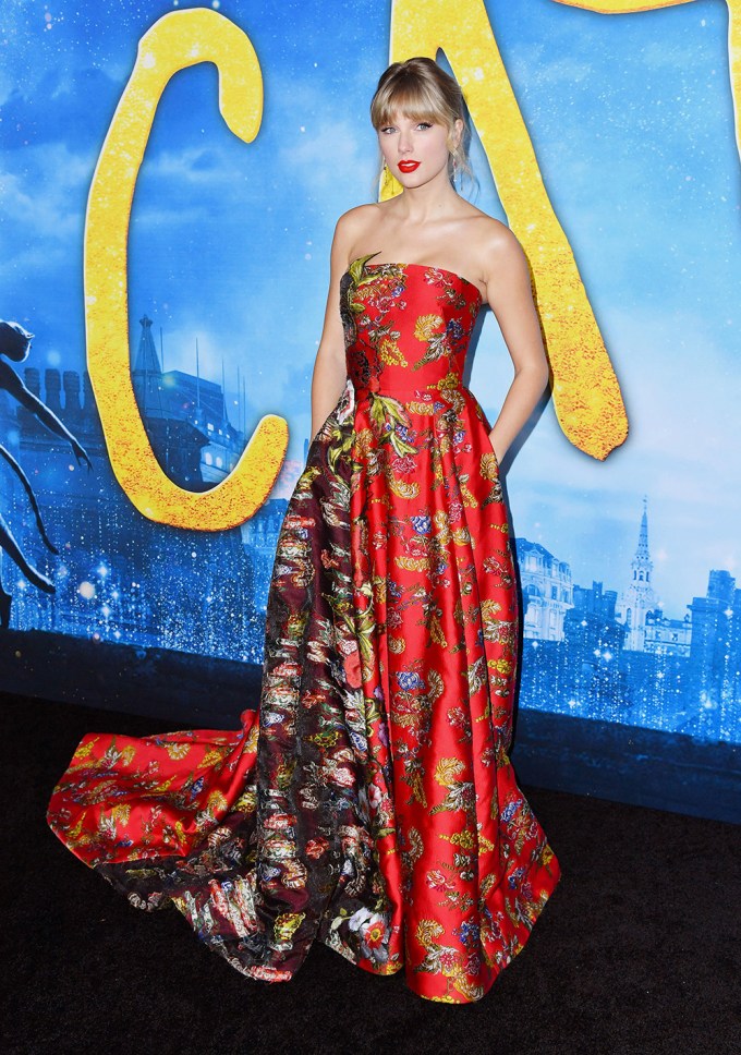 Taylor Swift In Oscar de la Renta