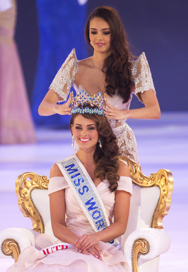 Rolene-Strauss-Miss-World-2014-11