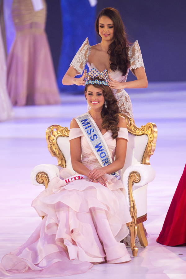 Rolene-Strauss-Miss-World-2014-21