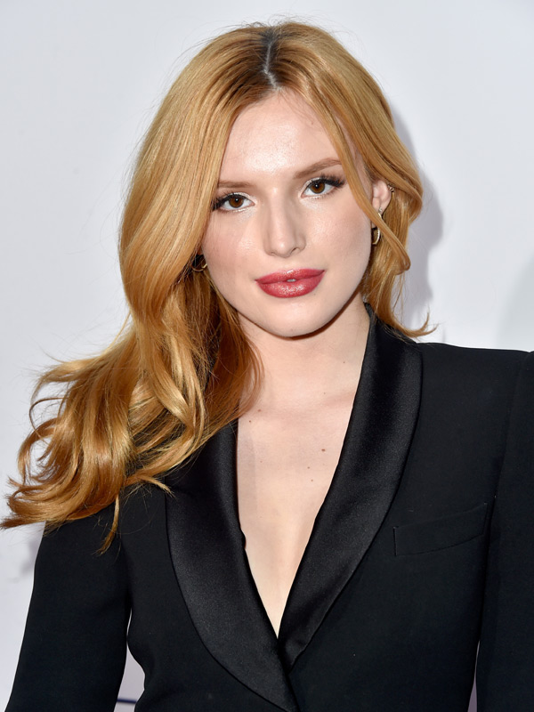bella-thorne-peoples-choice-awards-2015