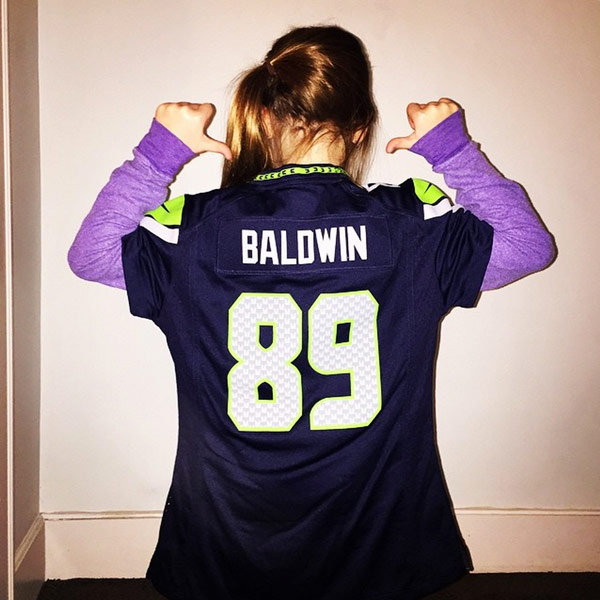 hailey-baldwin-super-bowl-2015