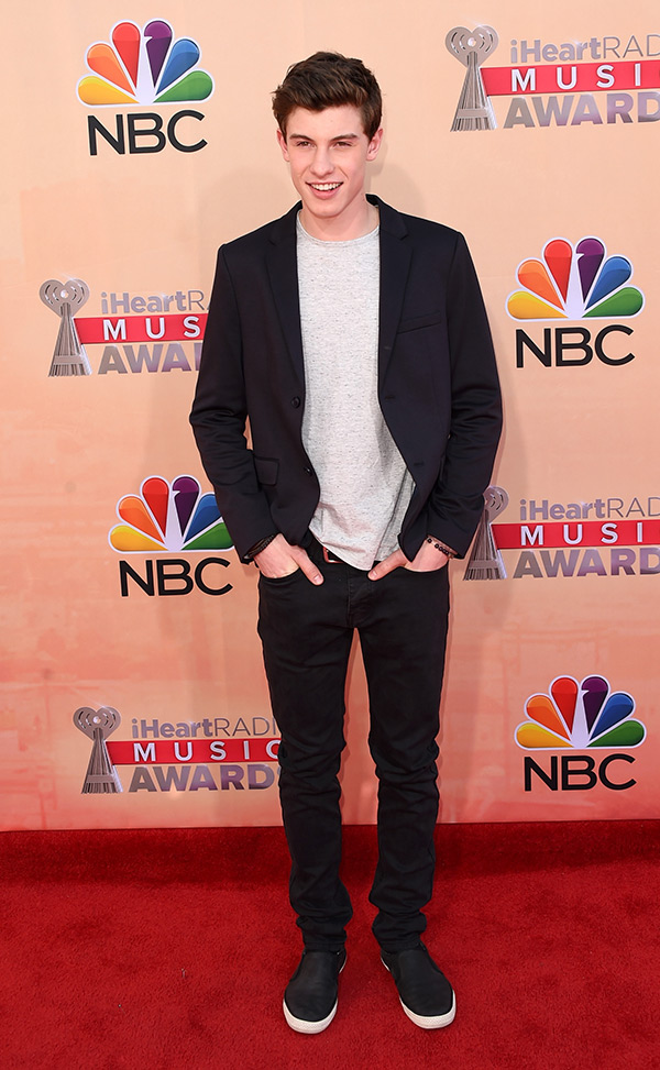 Shawn-Mendes-iheartradio-music-awards-2015-2