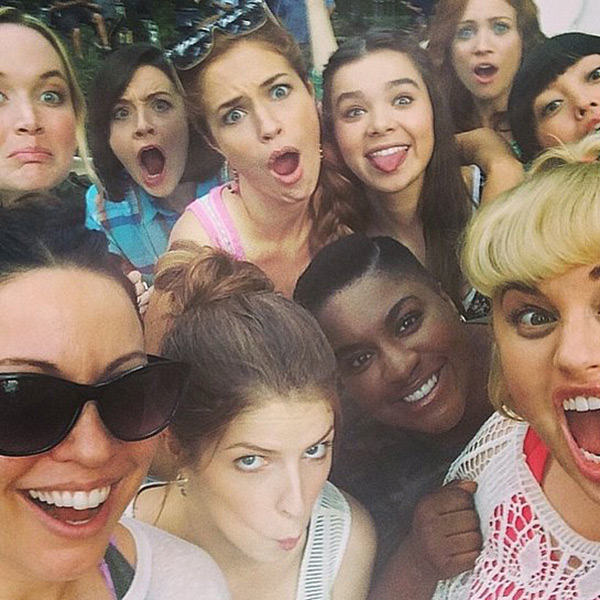 bellas-camp-wilson-snow-scary-selfie-group-pitch-perfect-2-gallery3