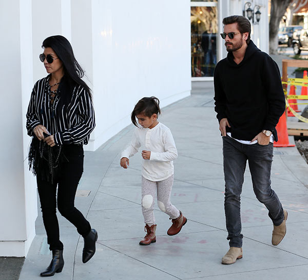 Kourtney Kardashian & Scott Disick Running Errands
