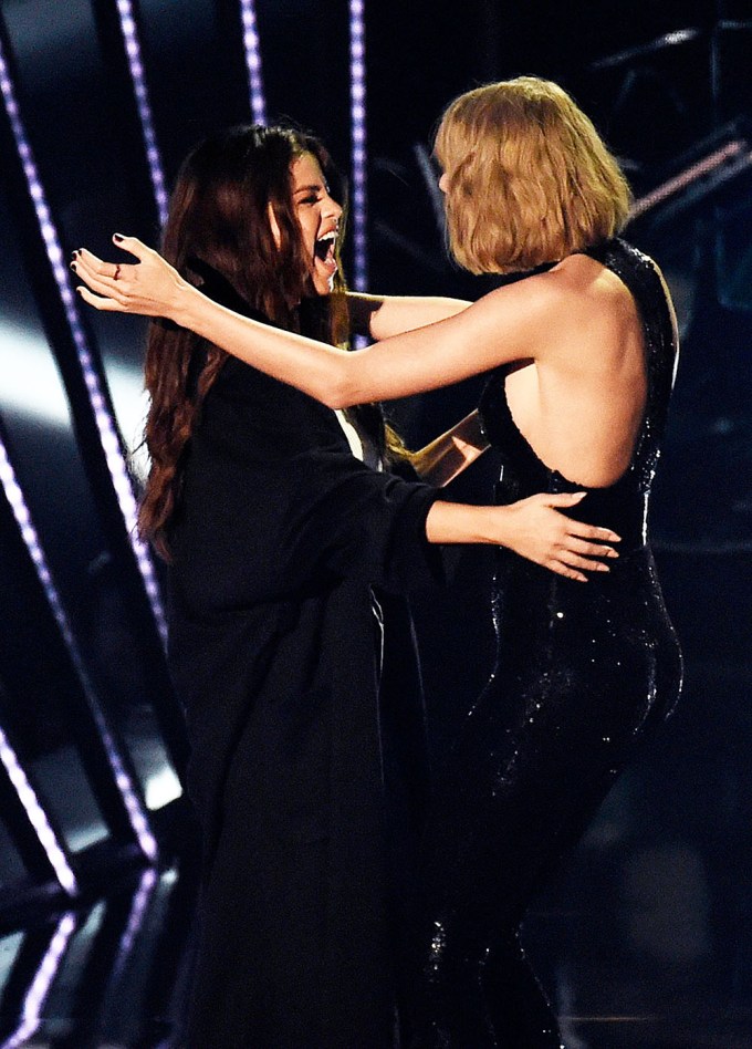 Taylor Swift & Selena Gomez’ At iHeartRadio Music Awards