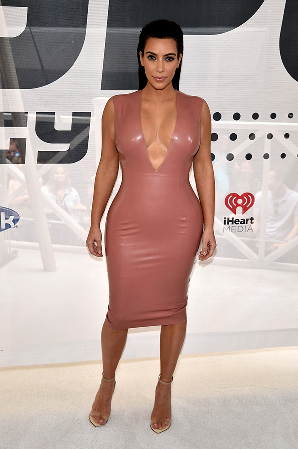 kim-kardashian-hype-energy-pregnant-baby-bump-ftr2