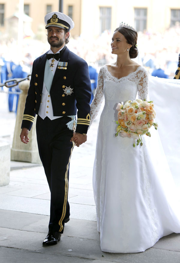 Prince-Carl-Philip-and-Sofia-Hellqvist-topless-model-married-ffn-ftr-02