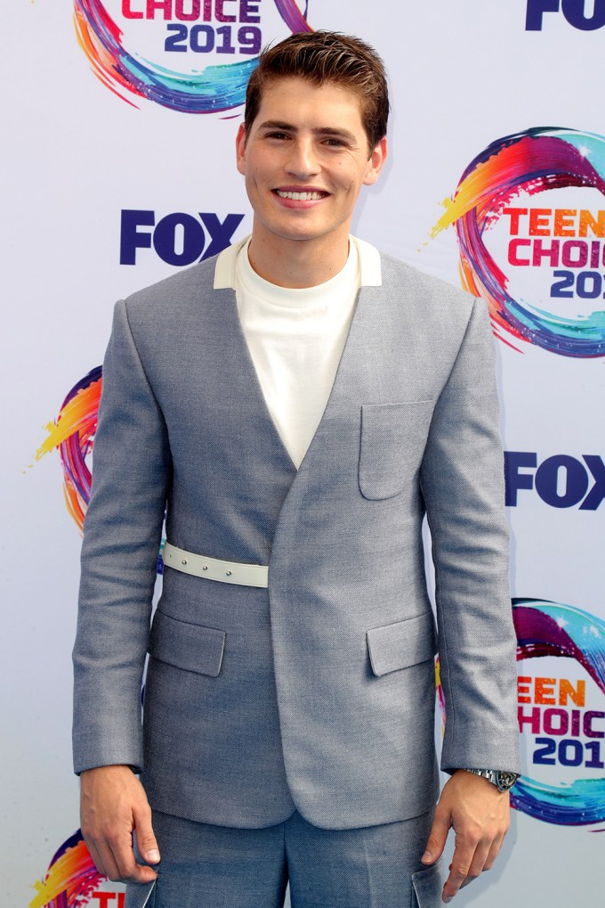 Gregg Sulkin At Teen Choice Awards