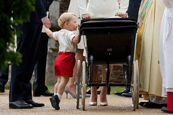 prince-george-peeking-into-princess-charlottes-carriage-christening-ftr