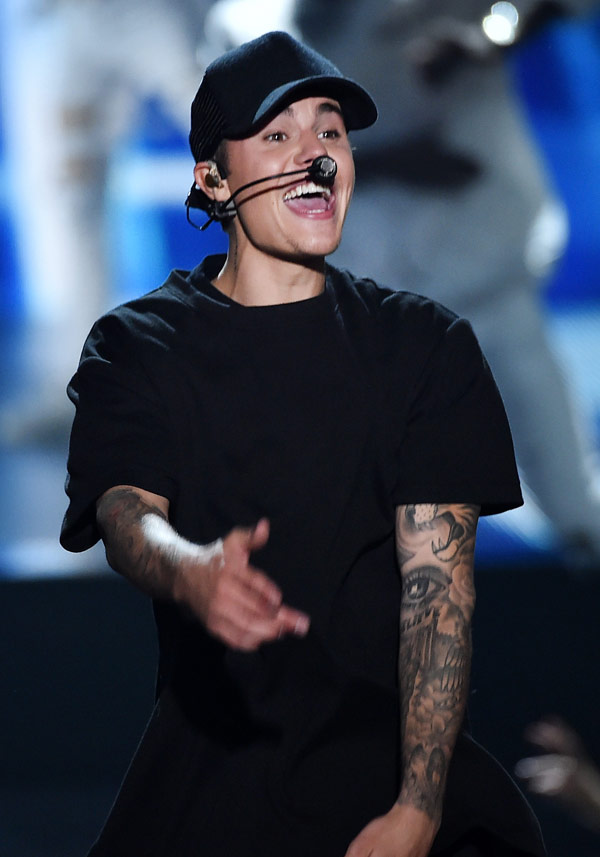 Justin-Bieber–mtv-vmas-2015-video-music-awards–