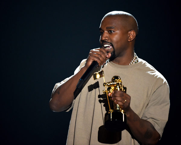 Kanye-West–mtv-vmas-2015-video-music-awards
