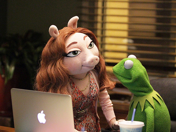 kermit-the-frog-new-love-interest-abc-muppets-ftr