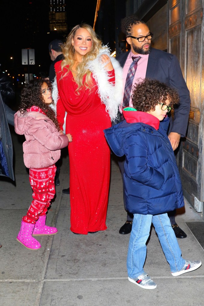 Mariah Carey Grabs Dinner With Her Kids