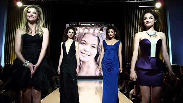 pretty-little-liars-moments-a-takes-over-fashion-show