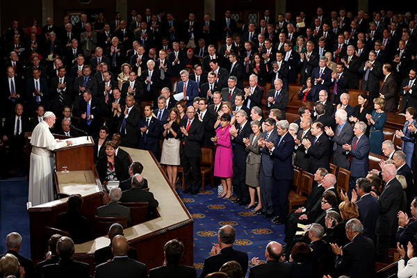 pope-francis-gets-standing-ovation-from-congress-ftr