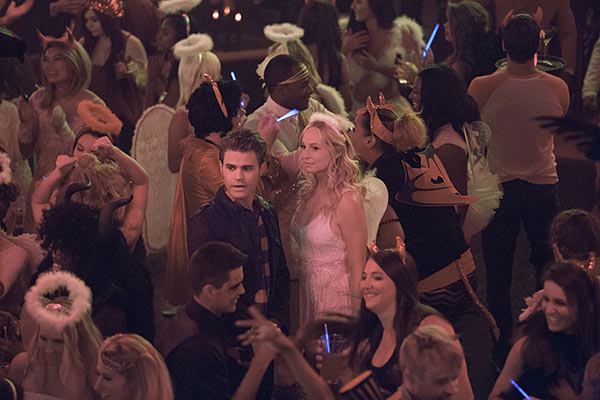 Will Caroline Stay With Alaric? - The Vampire Diaries Season 7