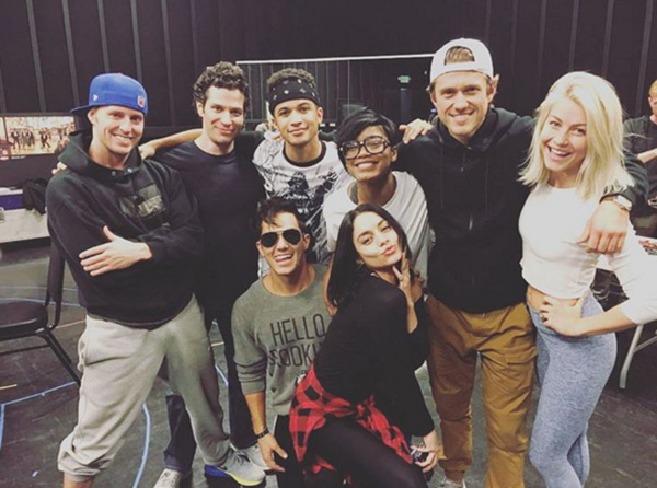 grease-live-cast-watches-the-wiz-together-ftr