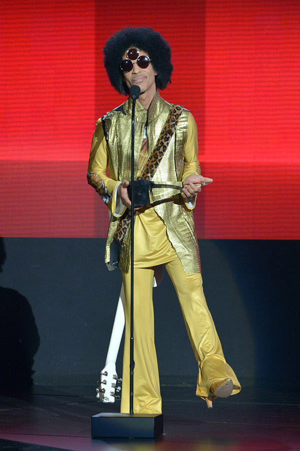 prince-worst-dressed-amas-american-music-awards-2015