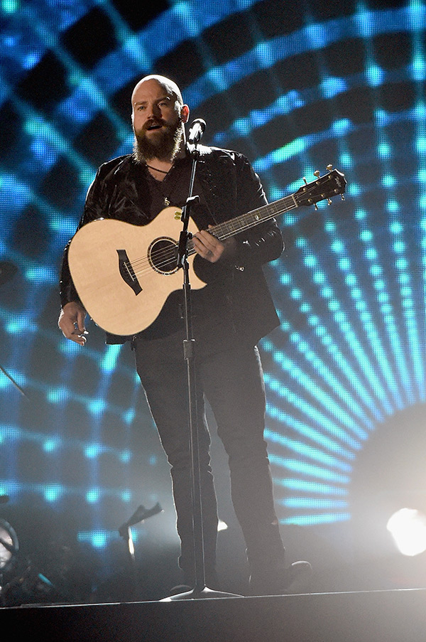 show-moments-cma-awards-2015-country-music-association-zac-brown