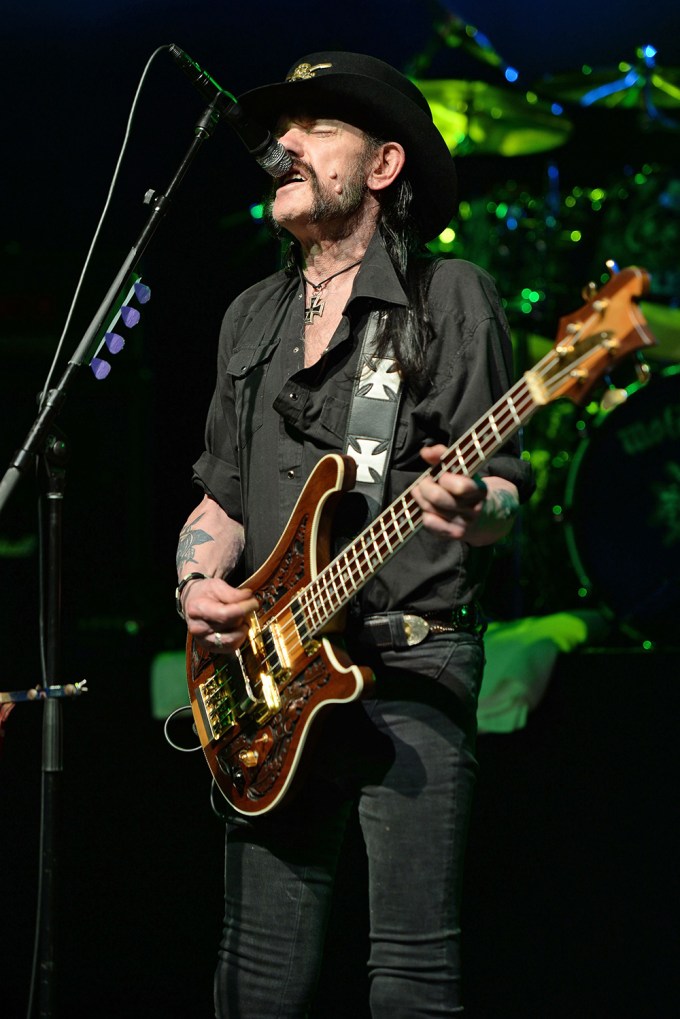Lemmy Sings During A Motorhead Concert
